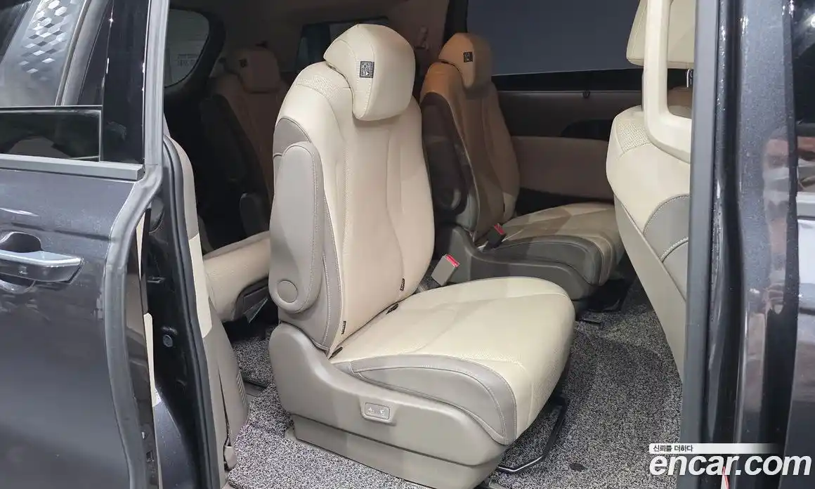 Kia Canival 2023 3.5 Автомат в Москве № 134091, фото 14