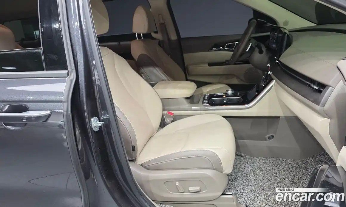 Kia Canival 2023 3.5 Автомат в Москве № 134091, фото 10