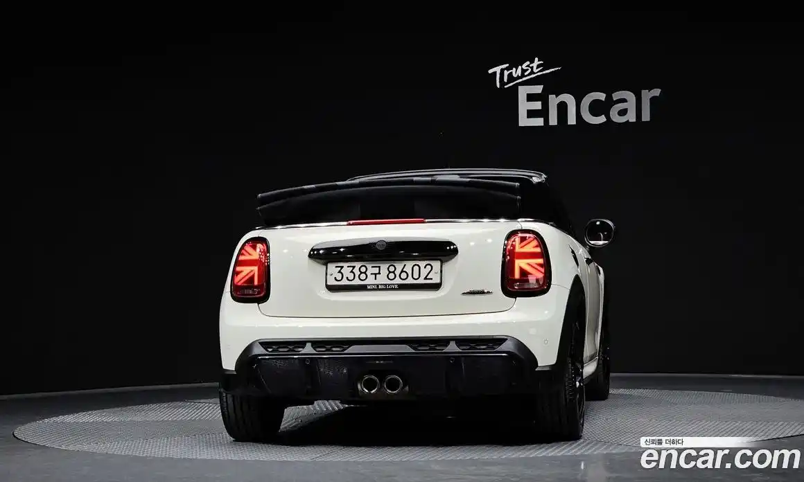 Mini Cooper Convertible 2023 2.0 Автомат в Москве № 140760, фото 1