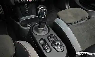 Mini Cooper Convertible 2023 2.0 Автомат в Москве № 140760, миниатюра 3