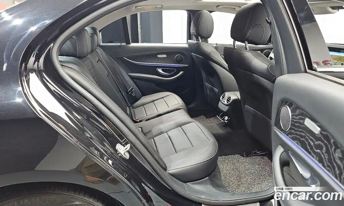 Mercedes-Benz E-Class 2018 2.0 Автомат в Москве № 141636, фото 15