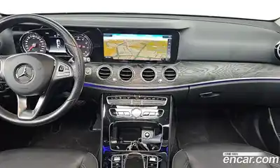 Mercedes-Benz E-Class 2018 2.0 Автомат в Москве № 141636, миниатюра 2