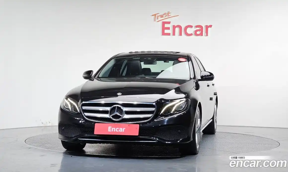 Mercedes-Benz E-Class 2018 2.0 Автомат в Москве № 141636, фото 4