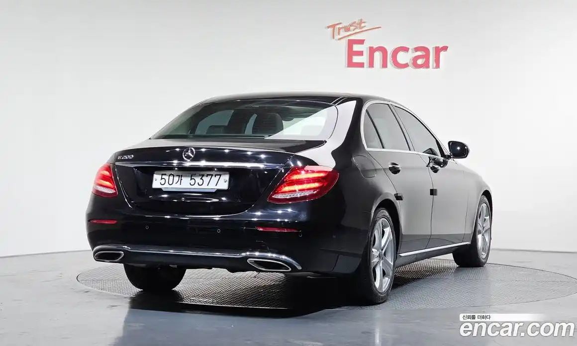 Mercedes-Benz E-Class 2018 2.0 Автомат в Москве № 141636, фото 8