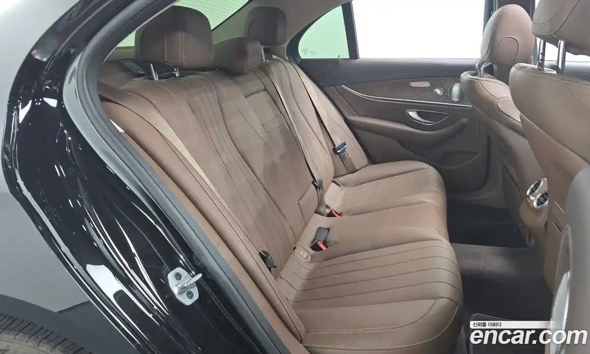 Mercedes-Benz E-Class 2019 2.0 Автомат в Москве № 142267, фото 16