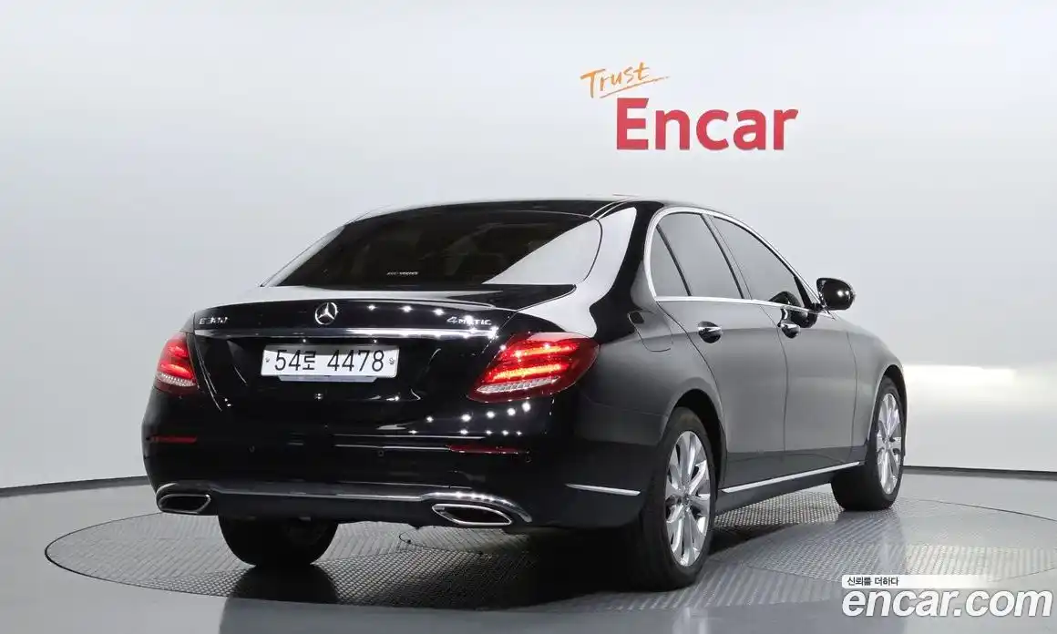 Mercedes-Benz E-Class 2019 2.0 Автомат в Москве № 142267, фото 3