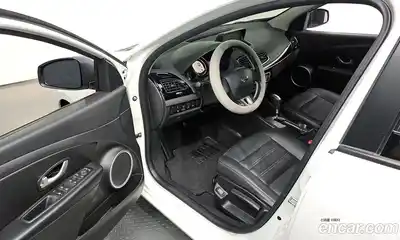Renault SM3 2016 1.6 Автомат в Москве № 146616, миниатюра 4