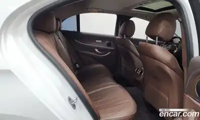 Mercedes-Benz E-Class 2020 1.9 Автомат в Москве № 150753, миниатюра 12