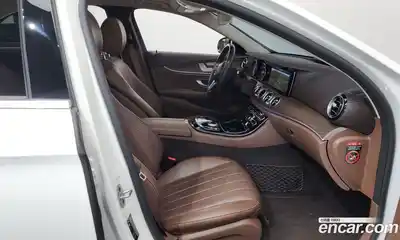 Mercedes-Benz E-Class 2020 1.9 Автомат в Москве № 150753, миниатюра 10
