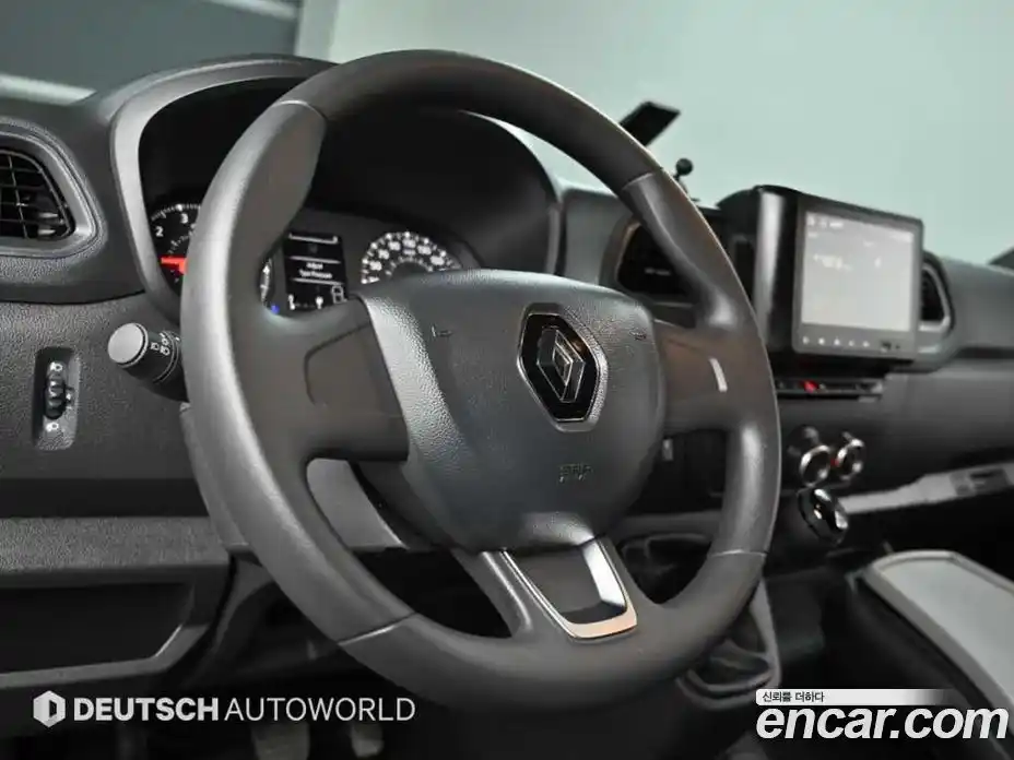 Renault Master 2024 2.3 Механическая в Москве № 152062, фото 13