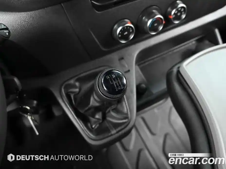 Renault Master 2024 2.3 Механическая в Москве № 152062, фото 9