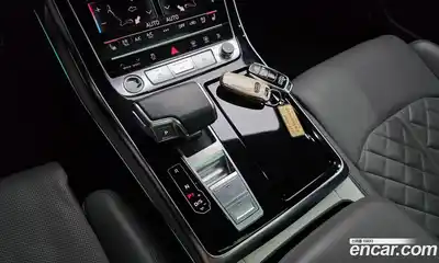 Audi Q8 2022 3.0 Автомат в Москве № 163246, миниатюра 2