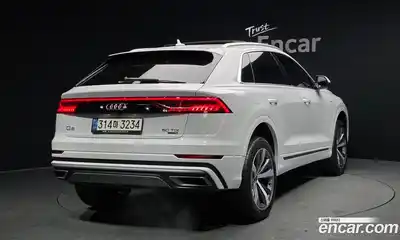 Audi Q8 2022 3.0 Автомат в Москве № 163246, миниатюра 3