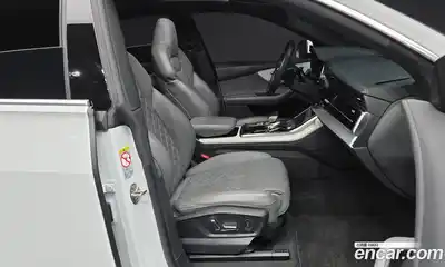 Audi Q8 2022 3.0 Автомат в Москве № 163246, миниатюра 4