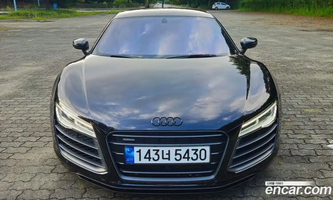 Audi R8 2015 5.2 Робот в Москве № 164087, фото 3