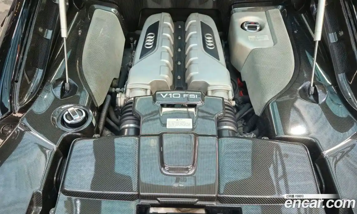 Audi R8 2015 5.2 Робот в Москве № 164087, фото 6