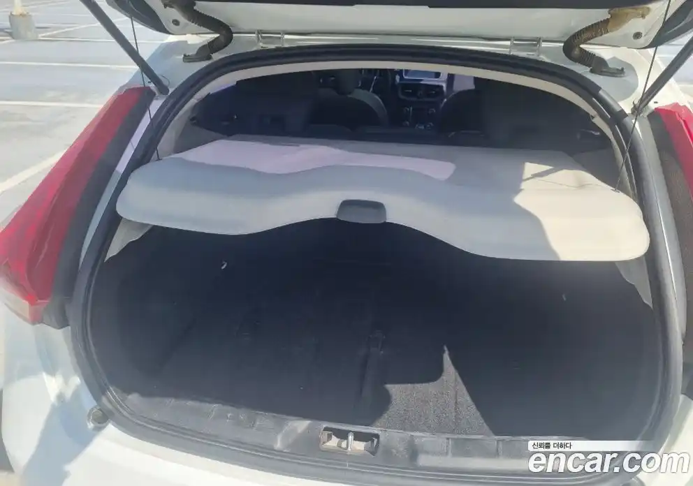 Volvo V40 2015 1.6 Автомат в Москве № 164846, фото 16