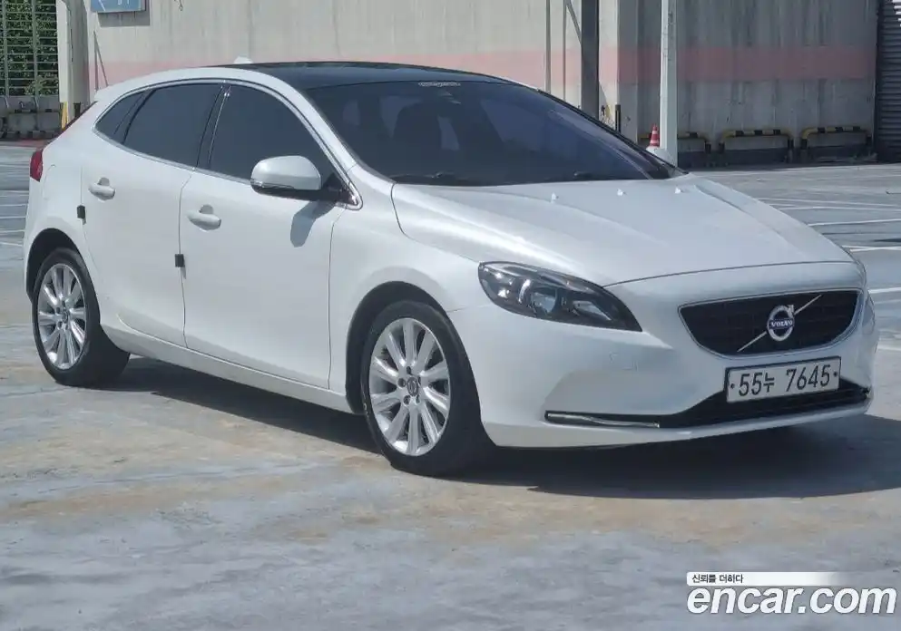 Volvo V40 2015 1.6 Автомат в Москве № 164846, фото 3