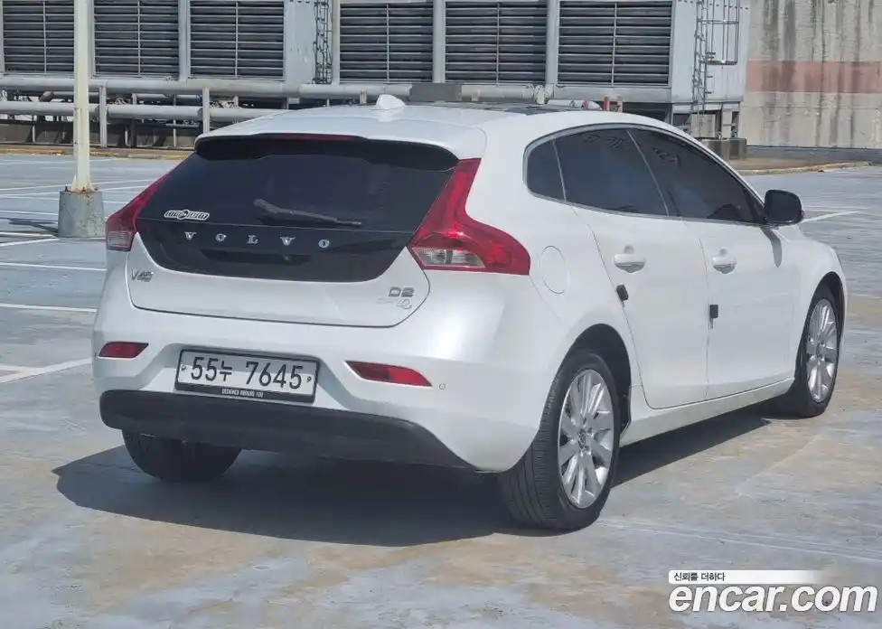Volvo V40 2015 1.6 Автомат в Москве № 164846, фото 4