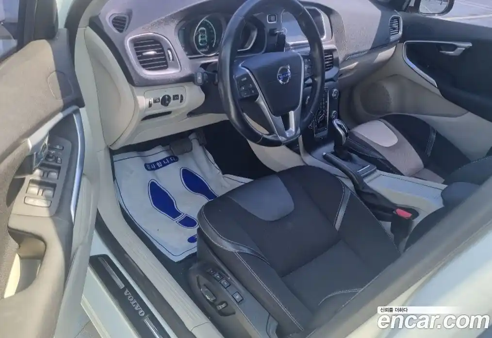 Volvo V40 2015 1.6 Автомат в Москве № 164846, фото 5