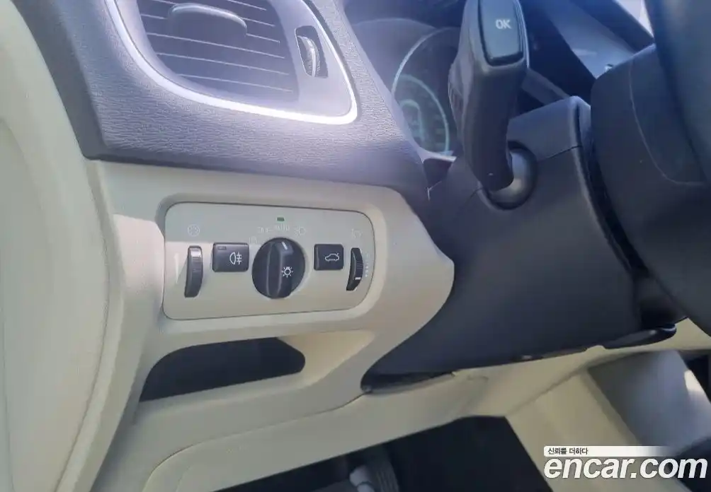 Volvo V40 2015 1.6 Автомат в Москве № 164846, фото 7