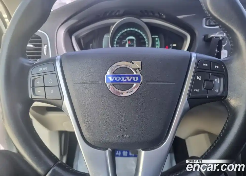 Volvo V40 2015 1.6 Автомат в Москве № 164846, фото 9