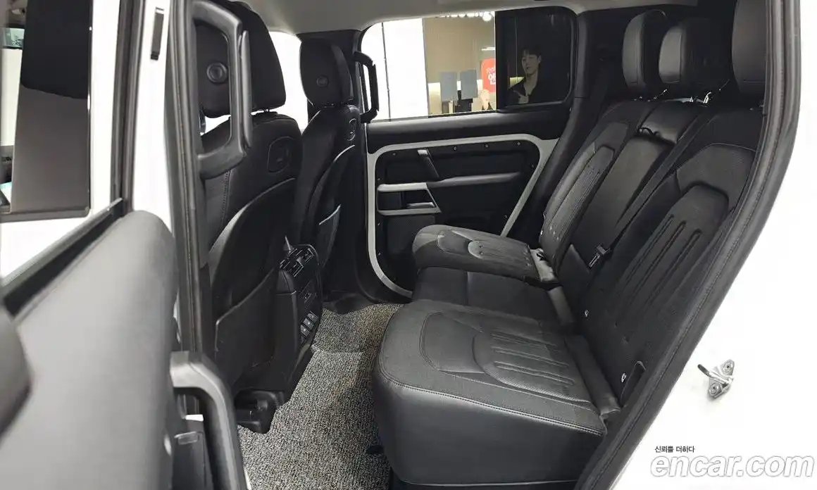 Land Rover Defender 2020 2.0 Автомат в Москве № 166126, фото 16