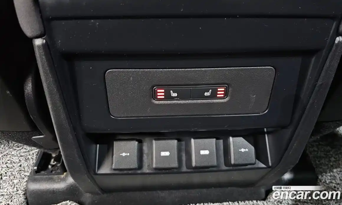 Land Rover Defender 2020 2.0 Автомат в Москве № 166126, фото 18