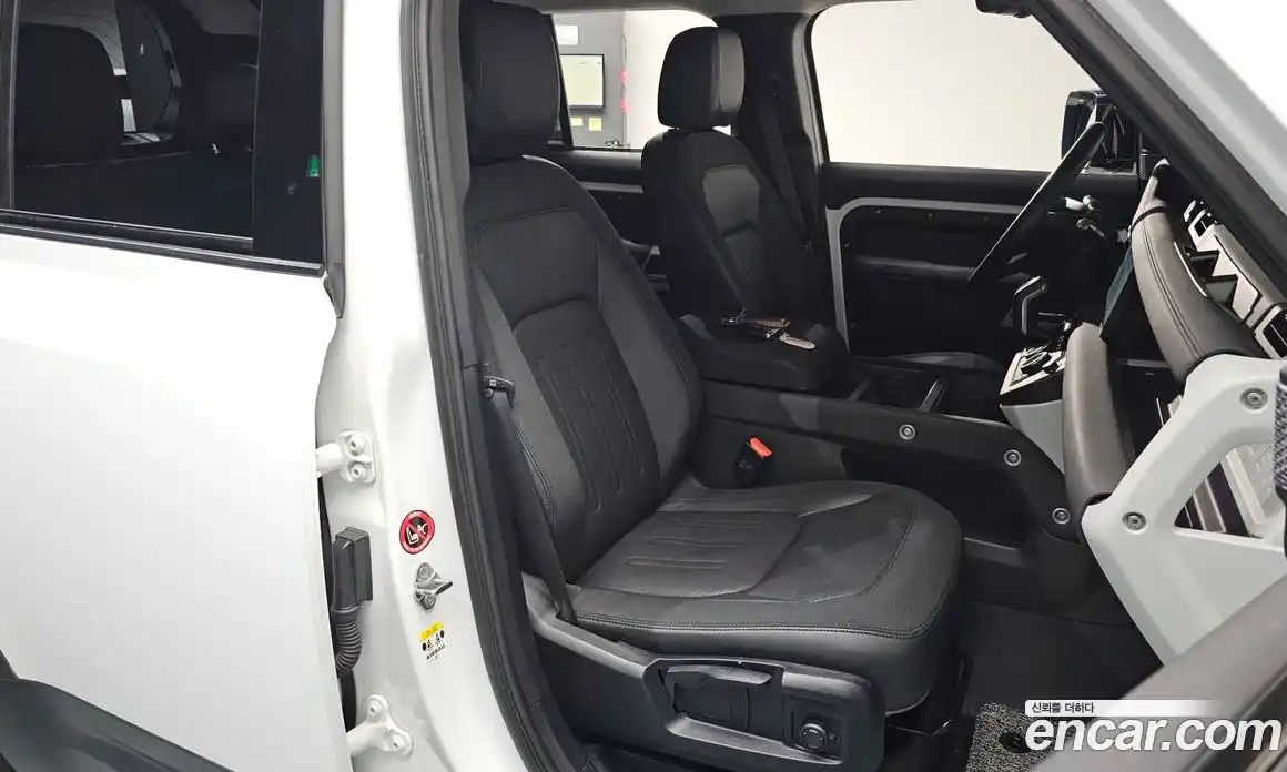 Land Rover Defender 2020 2.0 Автомат в Москве № 166126, фото 8