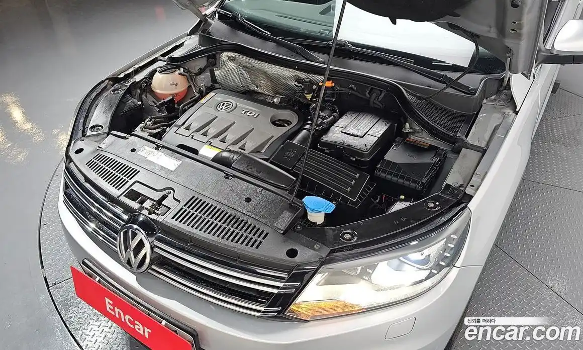 Volkswagen Tiguan 2014 2.0 Автомат в Москве № 169045, фото 4