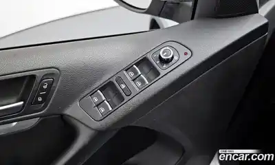 Volkswagen Tiguan 2014 2.0 Автомат в Москве № 169045, миниатюра 5