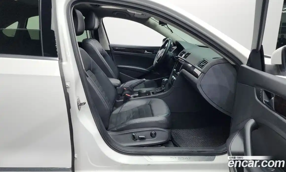 Volkswagen Passat 2015 2.0 Автомат в Москве № 169086, фото 11