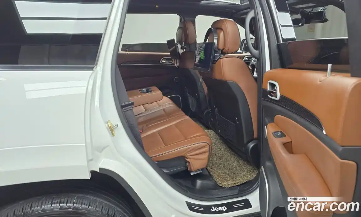 Jeep Cherokee 2020 3.6 Автомат в Москве № 169657, фото 16