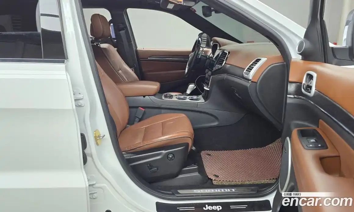 Jeep Cherokee 2020 3.6 Автомат в Москве № 169657, фото 8