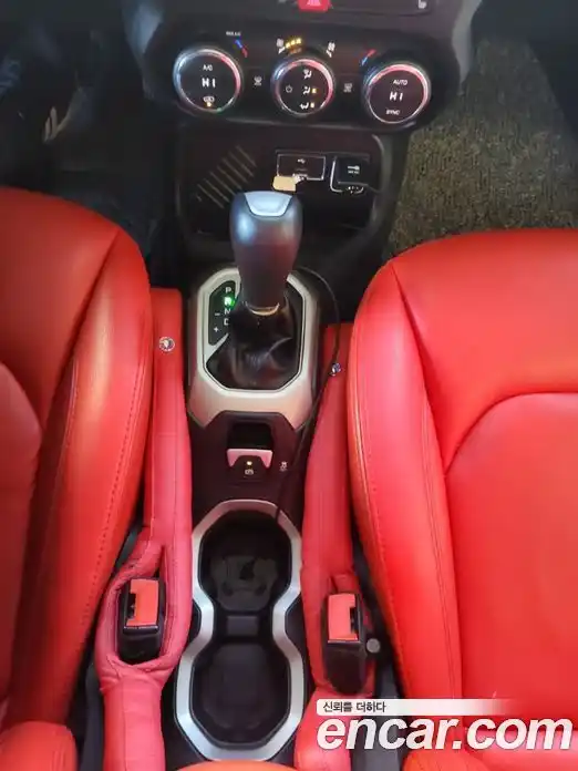 Jeep Renegade 2016 2.4 Автомат в Москве № 170060, фото 18