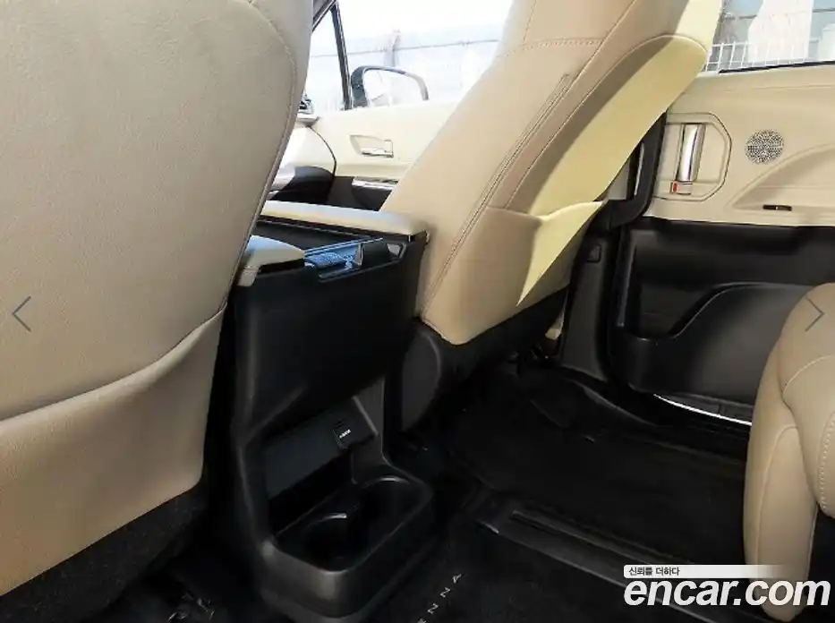 Toyota Sienna 2021 2.5 Вариатор в Москве № 170359, фото 17