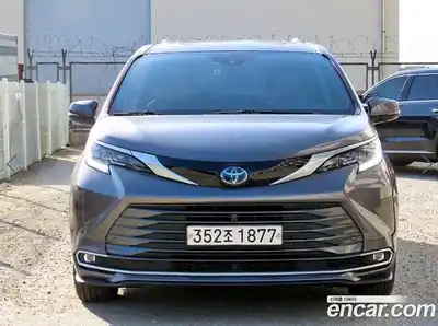 Toyota Sienna 2021 2.5 Вариатор в Москве № 170359, миниатюра 2