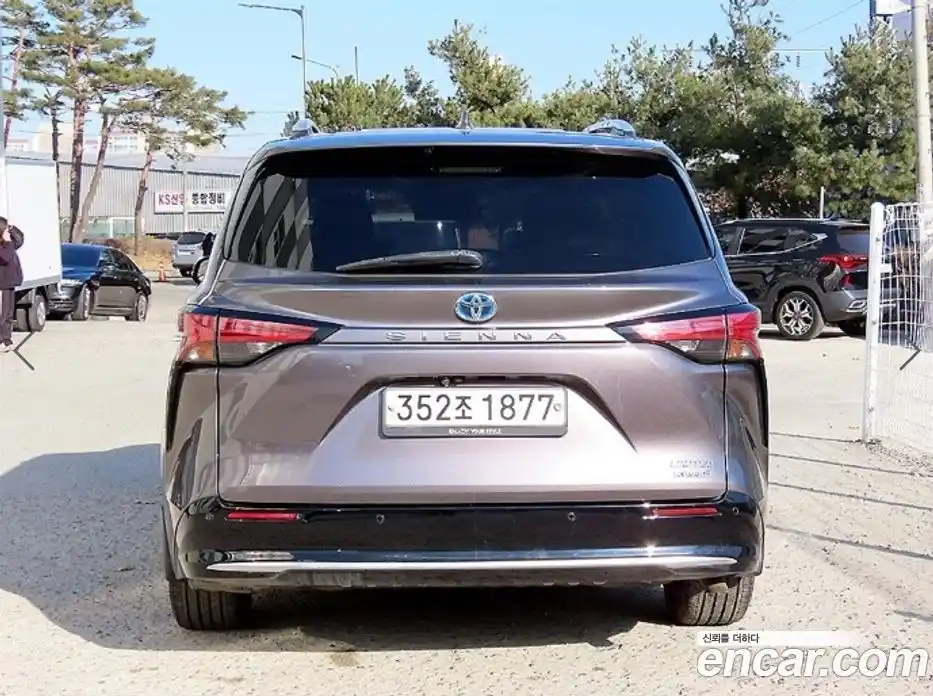 Toyota Sienna 2021 2.5 Вариатор в Москве № 170359, фото 4