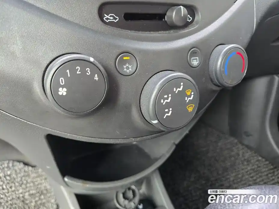 Chevrolet Spark 2012 1.0 Автомат в Москве № 175951, фото 17