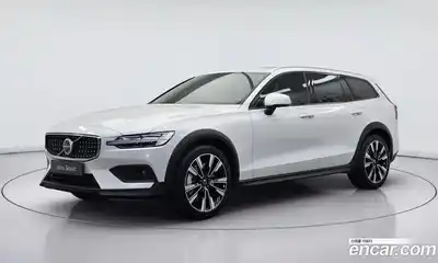 Volvo V60, 2025