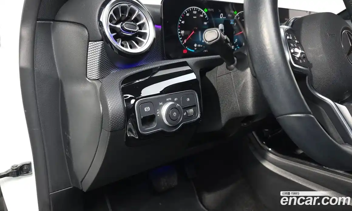 Mercedes-Benz A-Class 2022 2.0 Автомат в Москве № 177944, фото 12