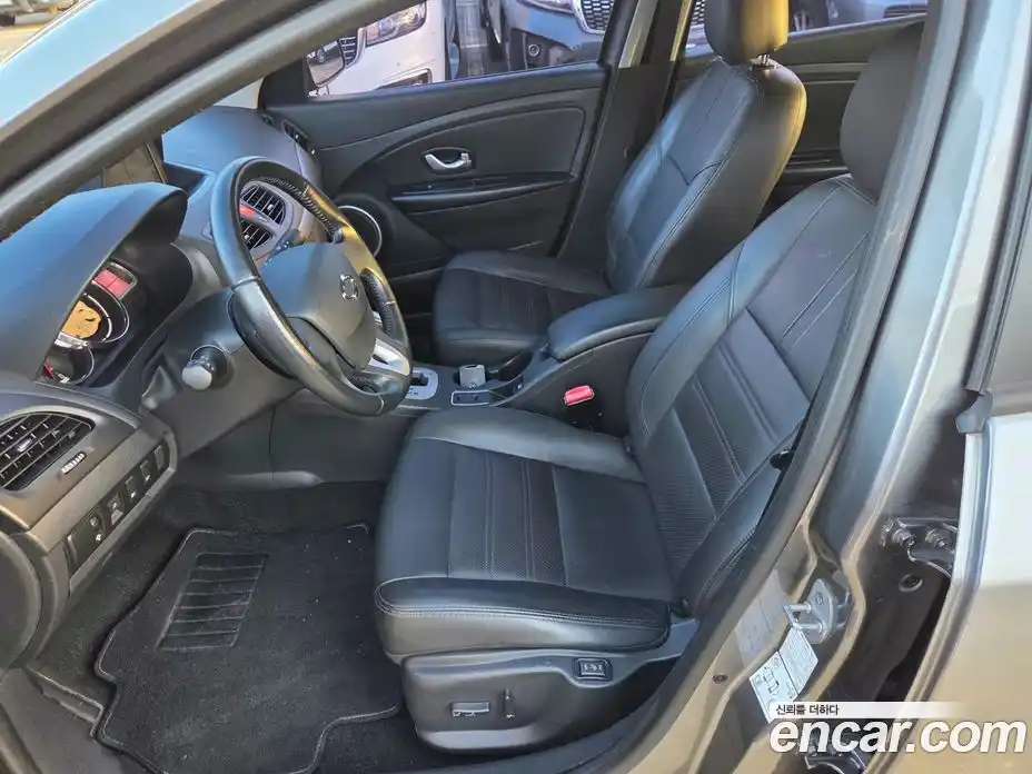 Renault SM3 2018 1.6 Автомат в Москве № 181663, фото 8