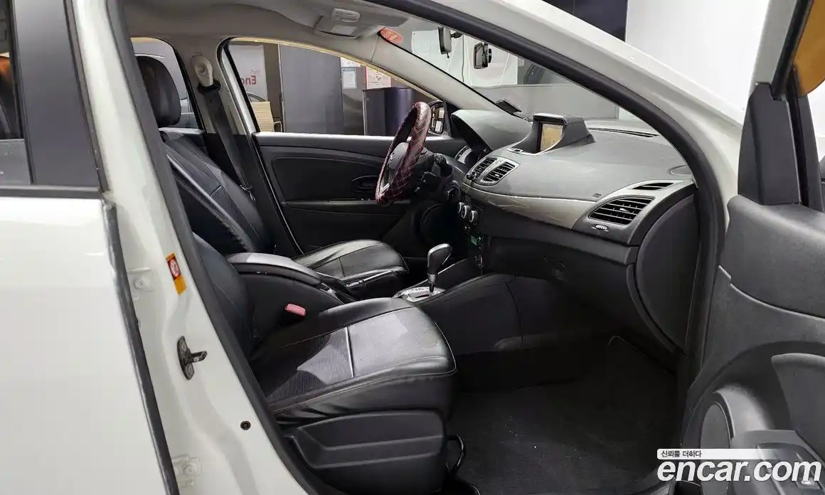 Renault SM3 2013 1.6 Автомат в Москве № 182850, фото 1