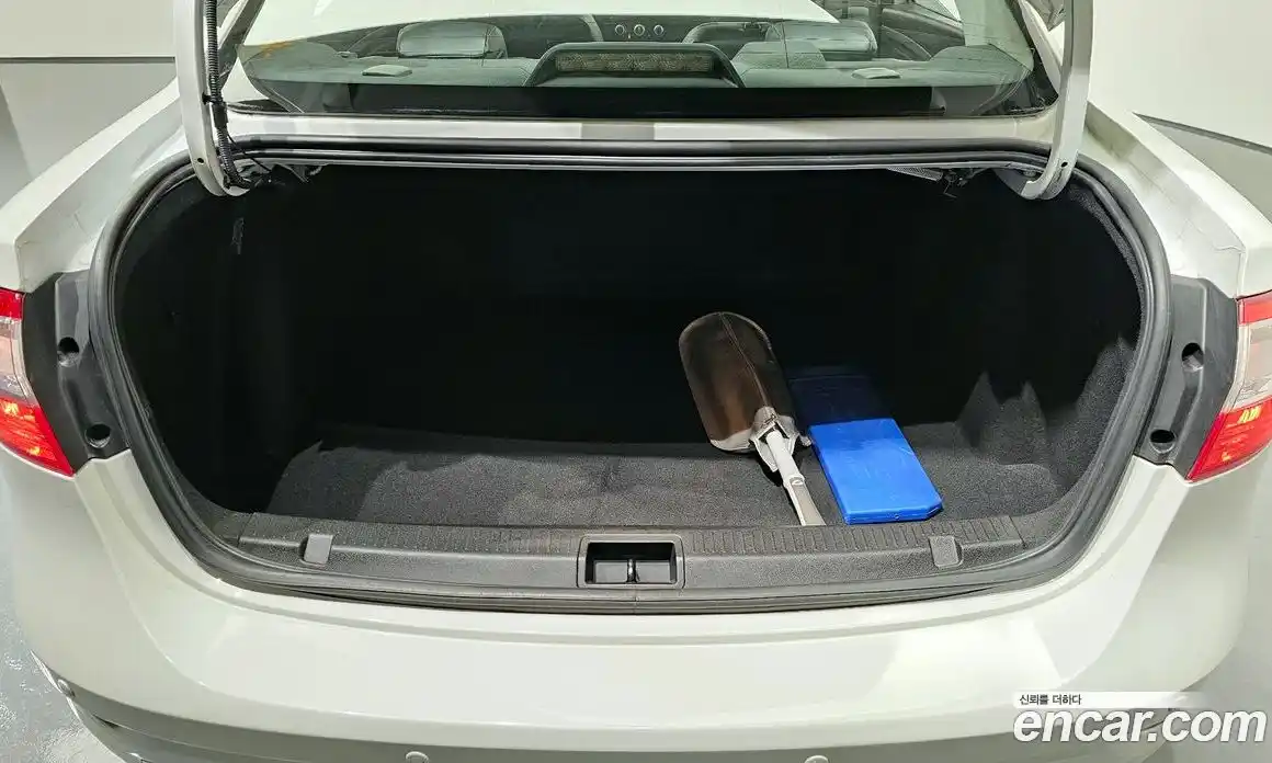 Renault SM3 2013 1.6 Автомат в Москве № 182850, фото 17