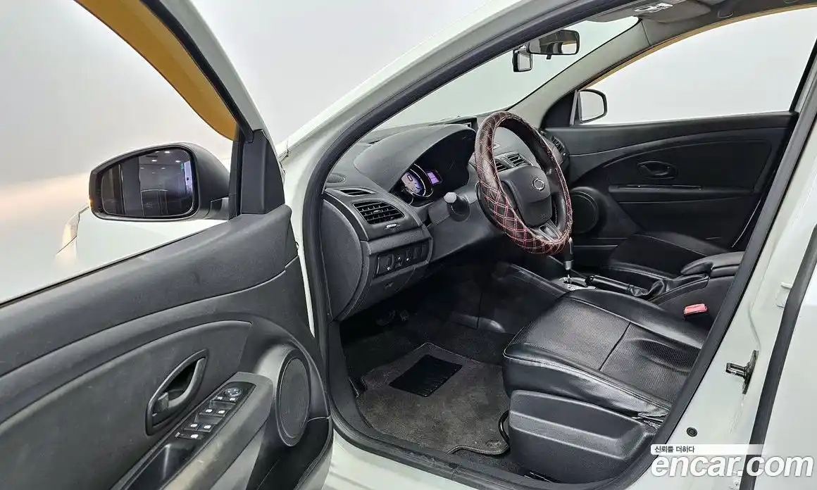 Renault SM3 2013 1.6 Автомат в Москве № 182850, фото 9