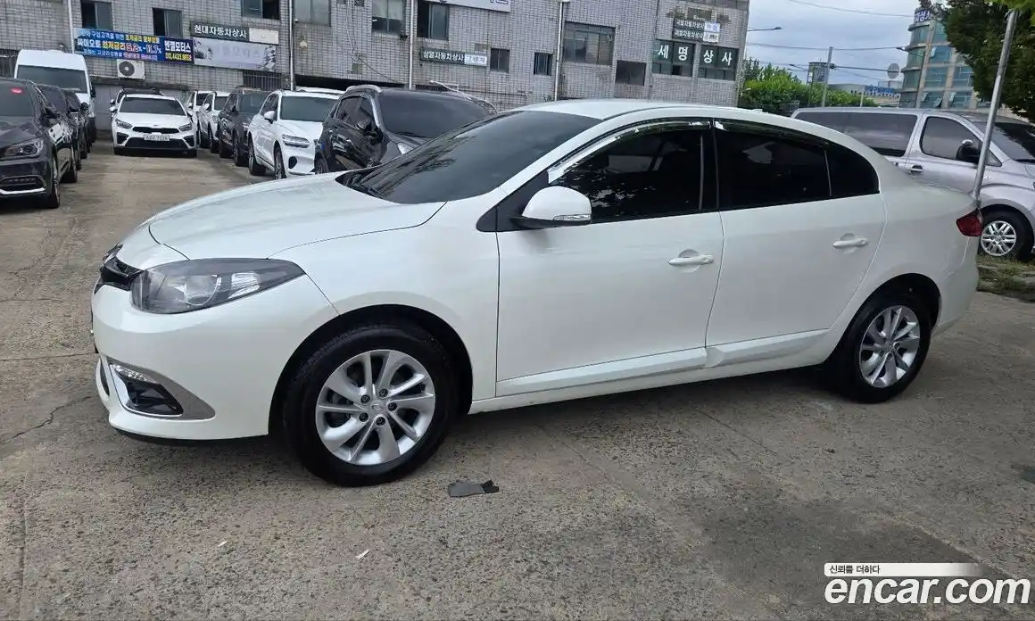 Renault SM3 2015 1.6 Автомат в Москве № 186114, фото 8