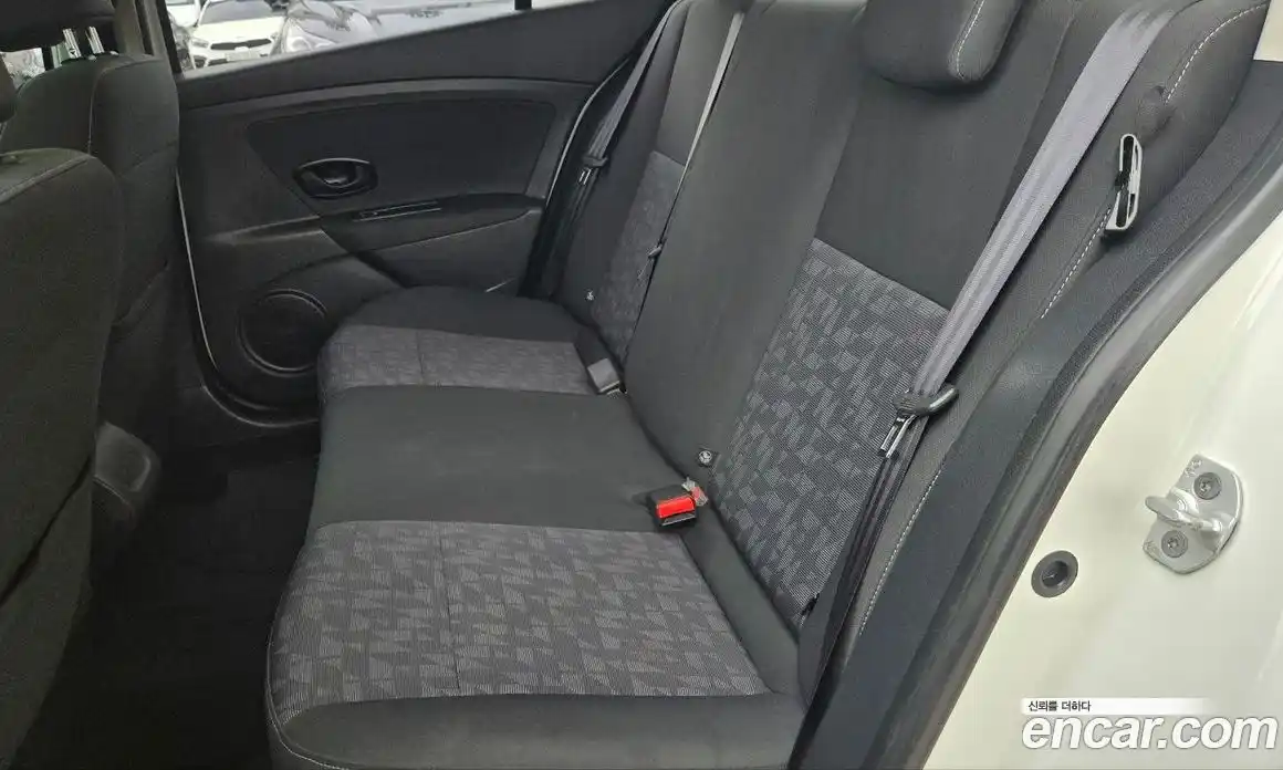 Renault SM3 2015 1.6 Автомат в Москве № 186114, фото 10