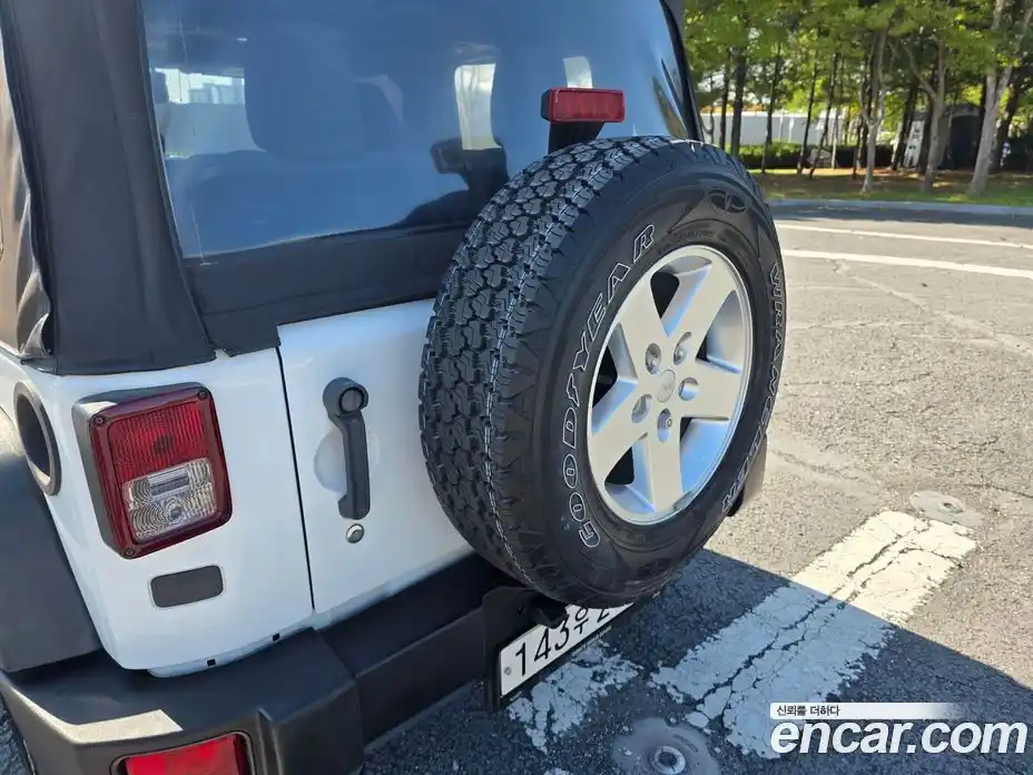 Jeep Wrangler 2014 3.6 Автомат в Москве № 188375, фото 17