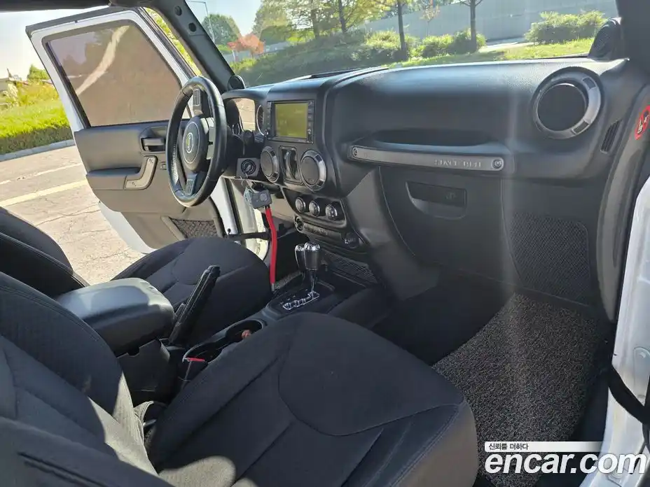 Jeep Wrangler 2014 3.6 Автомат в Москве № 188375, фото 18