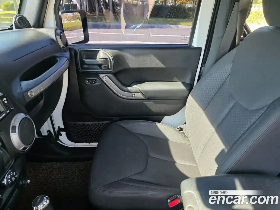 Jeep Wrangler 2014 3.6 Автомат в Москве № 188375, фото 8